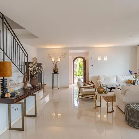 Rosa - Plesio By Lovecomo *