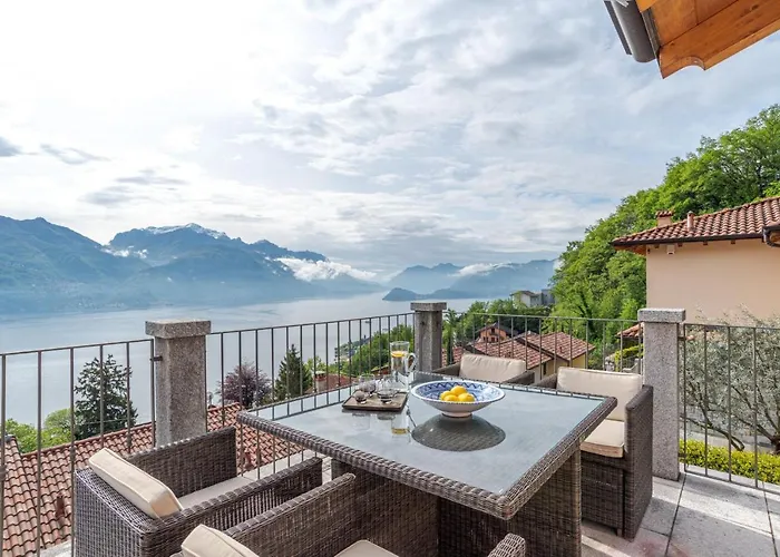 Rosa - Plesio By Lovecomo