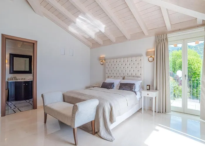 Rosa - Plesio By Lovecomo *