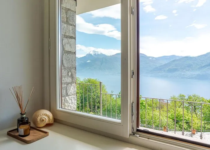 Rosa - Plesio By Lovecomo Barna