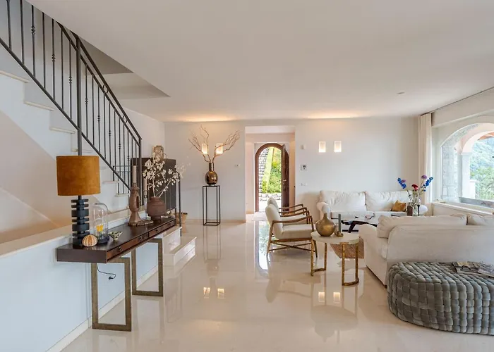 Rosa - Plesio By Lovecomo *