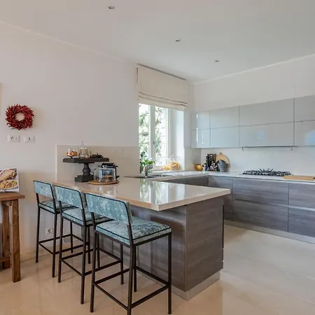 Rosa - Plesio By Lovecomo *