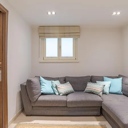 Rosa - Plesio By Lovecomo