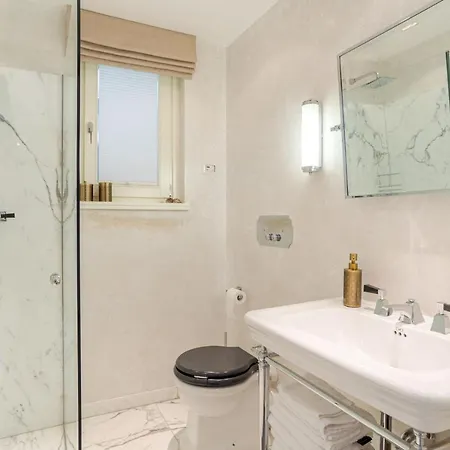 Rosa - Plesio By Lovecomo 度假居 *