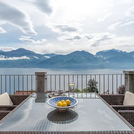 Rosa - Plesio By Lovecomo 度假居